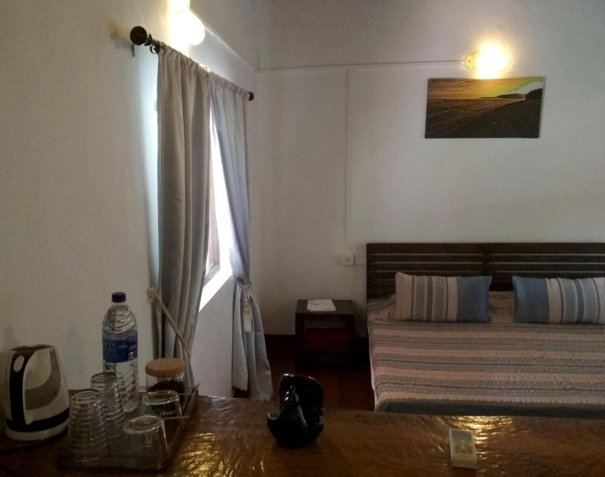 Mamagoa Beach Resort Mandrem Esterno foto