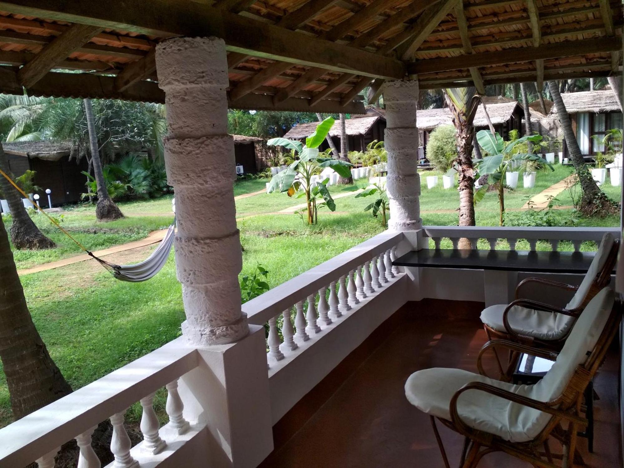 Mamagoa Beach Resort Mandrem Esterno foto